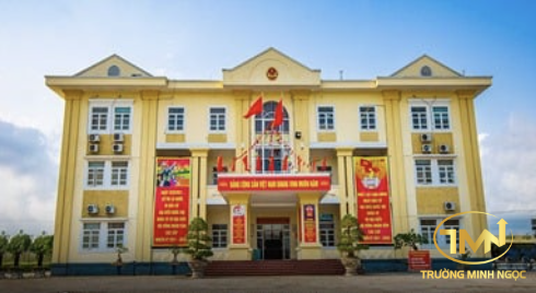 Chủ tịch UBND xã có thẩm quyền trong việc xử phạt hành vi vi phạm trên đất hành lang an toàn đường bộ không? (Ảnh minh hoạ)