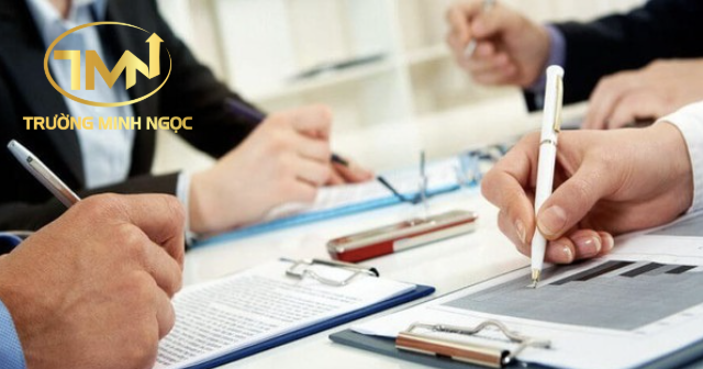 Làm giả thông tin trong hồ sơ đấu thầu có phải là hành vi gian lận trong hoạt động đấu thầu không? (Ảnh minh hoạ)
