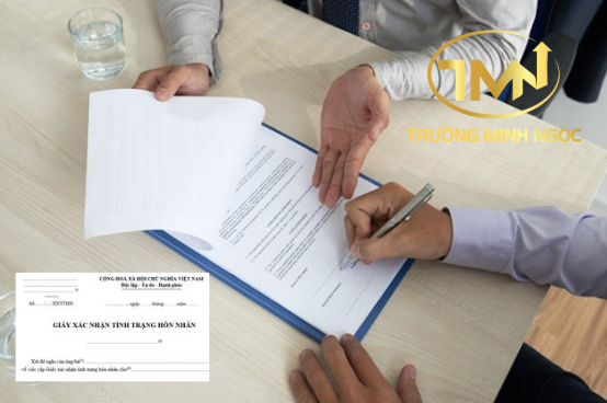Có được ủy quyền cho người khác để xin giấy xác nhận tình trạng hôn nhân không? (Ảnh minh hoạ)