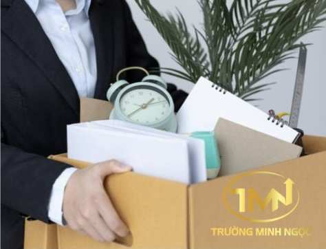 Người lao động có buộc phải làm đủ thời gian báo trước rồi mới được nghỉ việc không? (Ảnh minh hoạ)