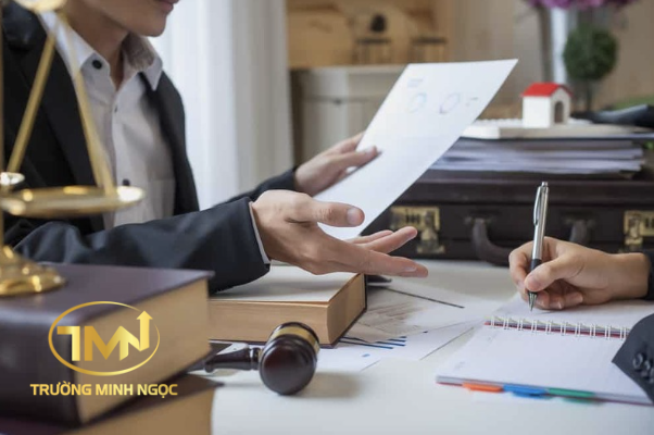 Cách 4: Khởi kiện đối với hành vi cố ý ngăn cản quyền được cấp Giấy chứng nhận quyền sử dụng đất (Ảnh minh hoạ)