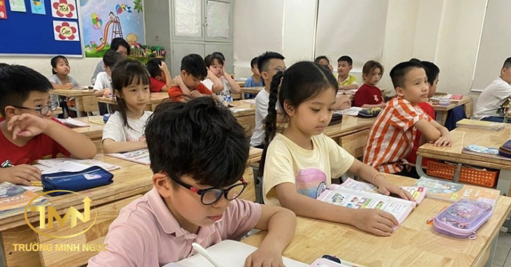Dạy thêm ngoại ngữ cho học sinh tiểu học có vi phạm pháp luật từ ngày 14/02/2025 không? (Ảnh minh hoạ)