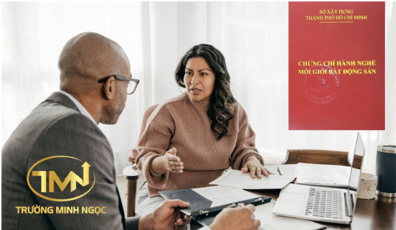 Người có chứng chỉ hành nghề môi giới bất động sản sẽ bị thu hồi chứng chỉ trong các trường hợp nào? (Ảnh minh hoạ)